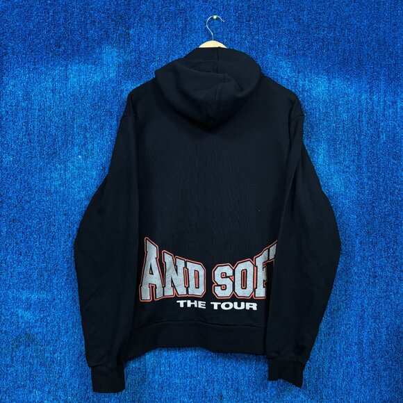 Billie Eilish Hit Me Hard and Soft The Tour Zip-Up Hoodie L - Picture 3 of 4